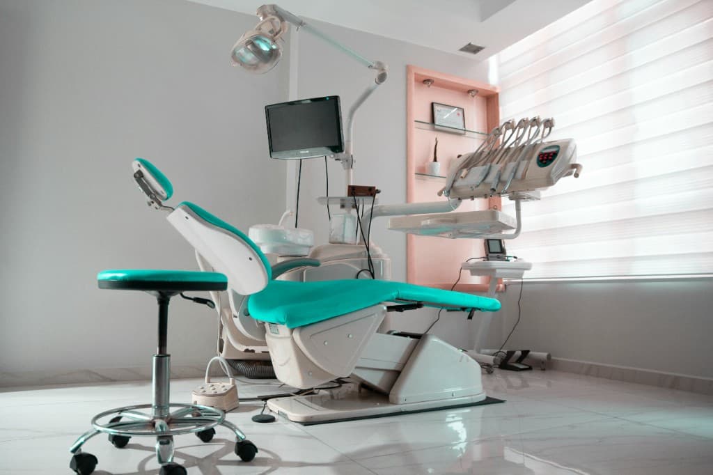 Pearl Dental Naples treatment suite
